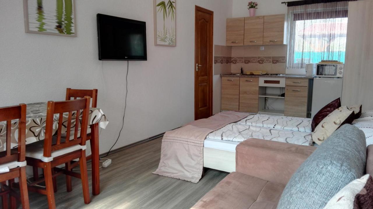 Sunshine Apartman Apartment Siofok Exterior photo